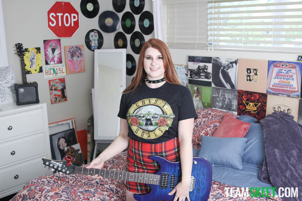 Bess Breast | биография, рост, вес, размер сисек, фигура, возраст